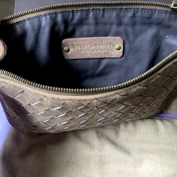 Authentic Bottega Veneta Golden Tan Woven Leather Pouch - Picture 3 of 8